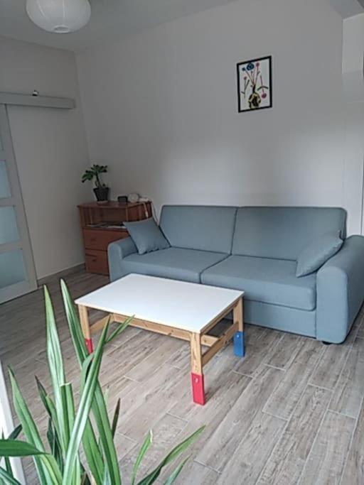 Maison Agreable Avec Stationnement Privatif Angouleme Luaran gambar